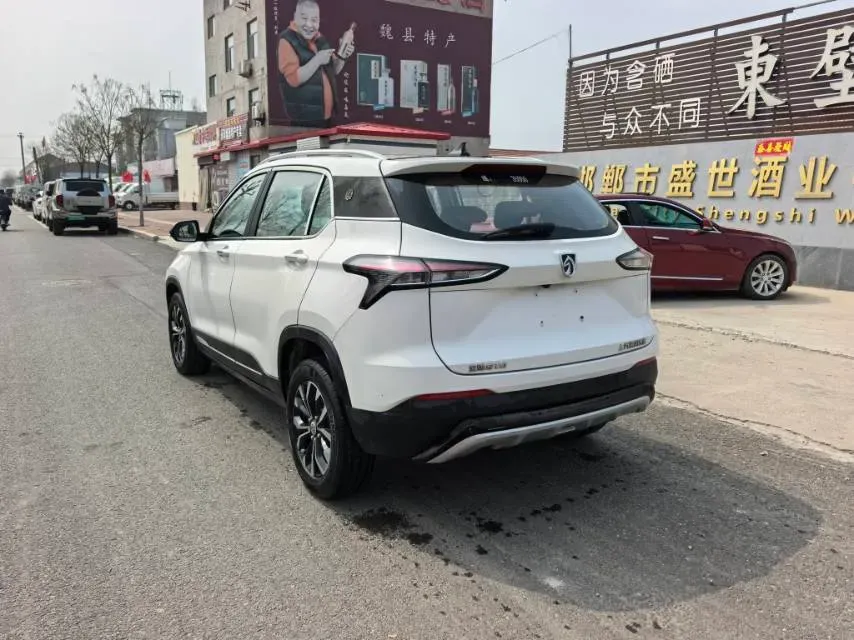 2019 BaoJun 730 1.5L 105HP L4 6MT,autocango,china used car exporter,china ev exporter,chinese used car exporter,chinese used ev exporter