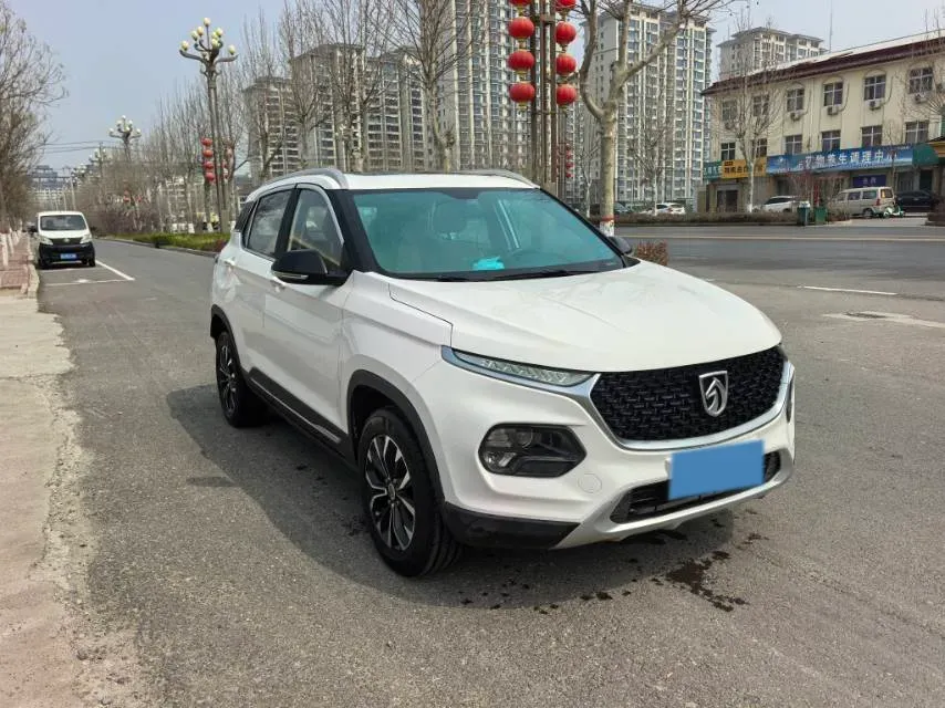 2019 BaoJun 730 1.5L 105HP L4 6MT,autocango,china used car exporter,china ev exporter,chinese used car exporter,chinese used ev exporter