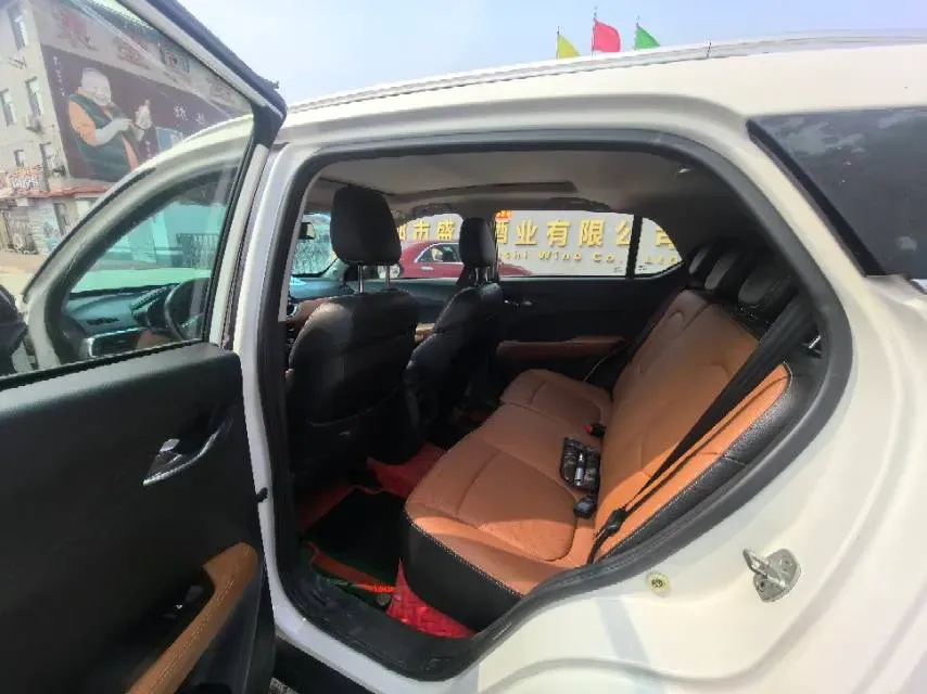 2019 BaoJun 730 1.5L 105HP L4 6MT,autocango,china used car exporter,china ev exporter,chinese used car exporter,chinese used ev exporter