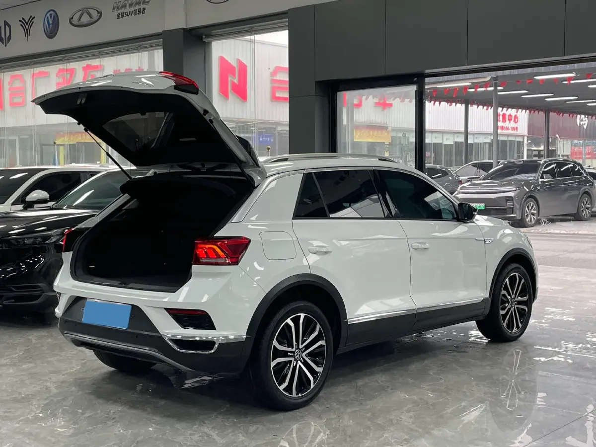 2022 Volkswagen T-Roc 1.4T 150HP L4 7DCT,autocango,china used car exporter,china ev exporter,chinese used car exporter,chinese used ev exporter
