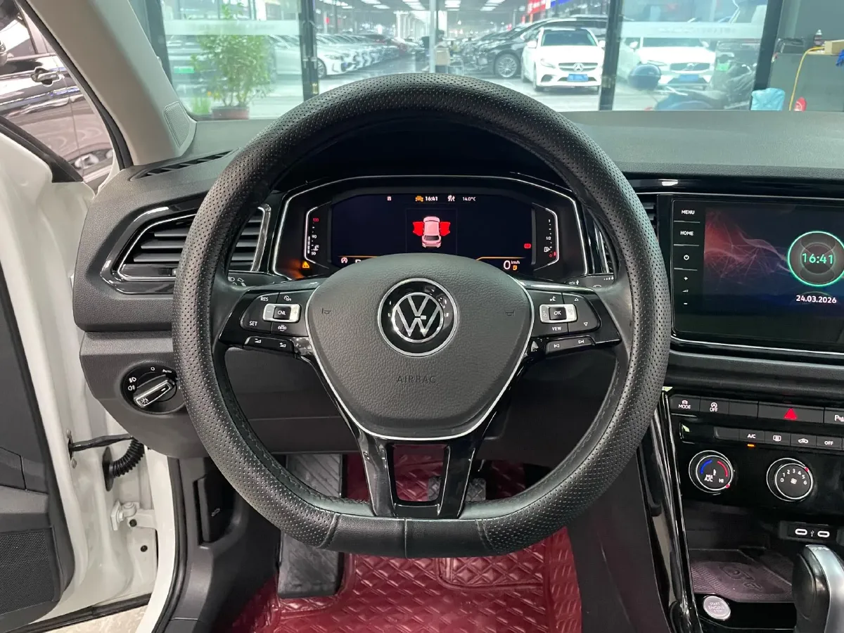 2022 Volkswagen T-Roc 1.4T 150HP L4 7DCT,autocango,china used car exporter,china ev exporter,chinese used car exporter,chinese used ev exporter