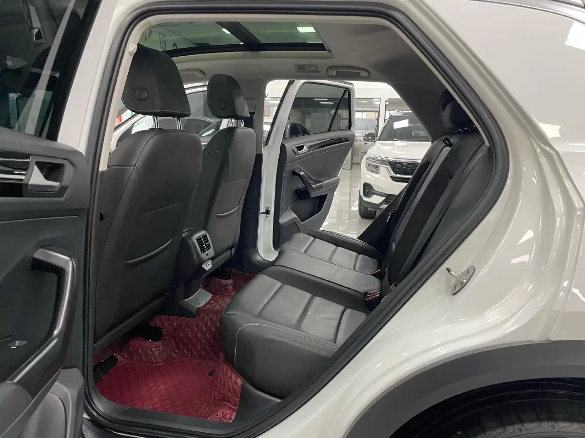 2022 Volkswagen T-Roc 1.4T 150HP L4 7DCT,autocango,china used car exporter,china ev exporter,chinese used car exporter,chinese used ev exporter