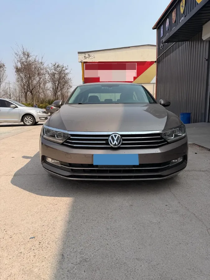 2017 Volkswagen Magotan 1.8T 180HP L4 7DCT,autocango,china used car exporter,china ev exporter,chinese used car exporter,chinese used ev exporter