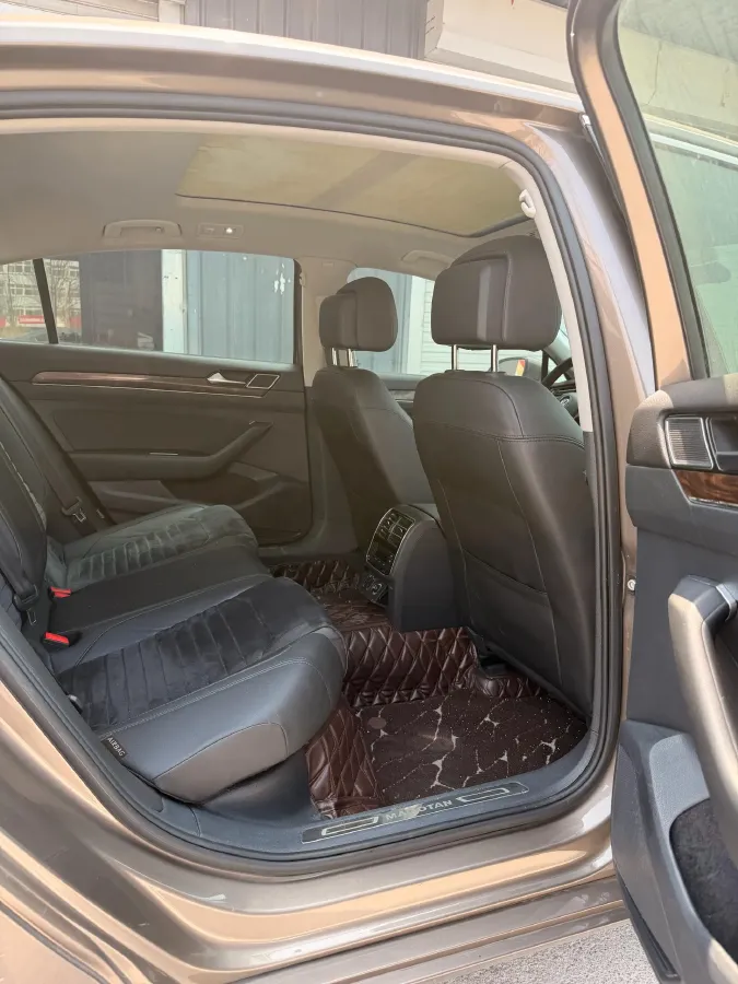 2017 Volkswagen Magotan 1.8T 180HP L4 7DCT,autocango,china used car exporter,china ev exporter,chinese used car exporter,chinese used ev exporter