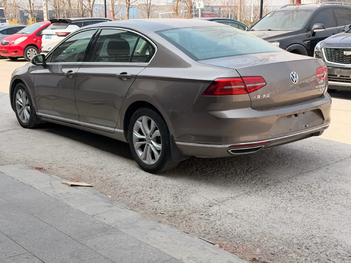 2017 Volkswagen Magotan 1.8T 180HP L4 7DCT,autocango,china used car exporter,china ev exporter,chinese used car exporter,chinese used ev exporter