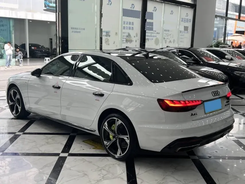 2024 Audi A4L 2.0T 190HP L4 7DCT,autocango,china used car exporter,china ev exporter,chinese used car exporter,chinese used ev exporter