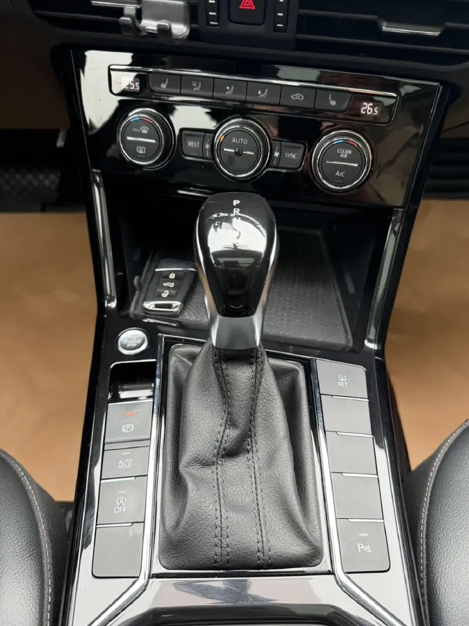 2019 Skoda Kodiak 2.0T 186HP L4 7DCT,autocango,china used car exporter,china ev exporter,chinese used car exporter,chinese used ev exporter