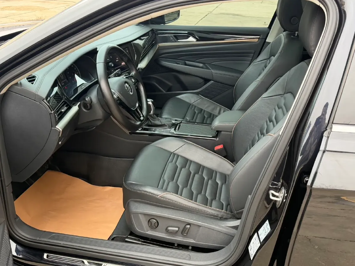 2019 Skoda Kodiak 2.0T 186HP L4 7DCT,autocango,china used car exporter,china ev exporter,chinese used car exporter,chinese used ev exporter