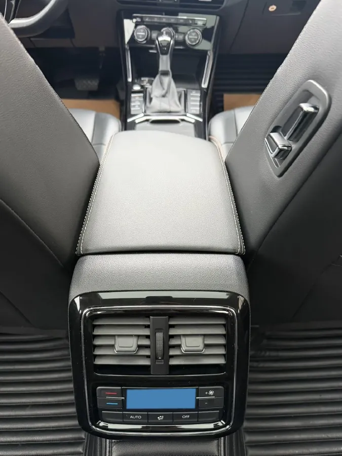 2019 Skoda Kodiak 2.0T 186HP L4 7DCT,autocango,china used car exporter,china ev exporter,chinese used car exporter,chinese used ev exporter