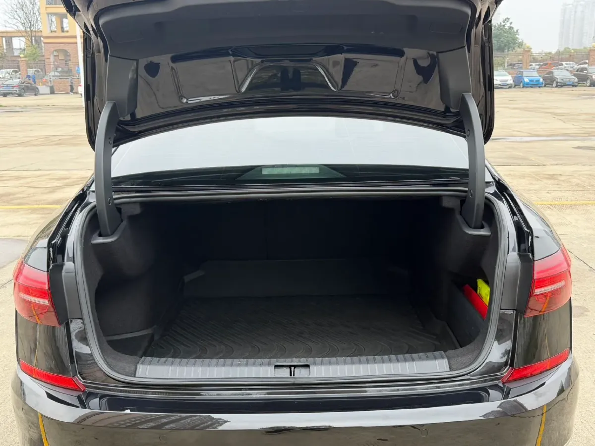 2019 Skoda Kodiak 2.0T 186HP L4 7DCT,autocango,china used car exporter,china ev exporter,chinese used car exporter,chinese used ev exporter