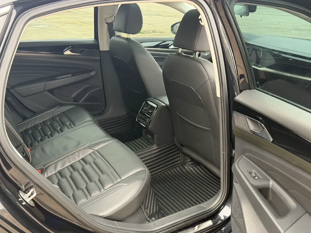 2019 Skoda Kodiak 2.0T 186HP L4 7DCT,autocango,china used car exporter,china ev exporter,chinese used car exporter,chinese used ev exporter