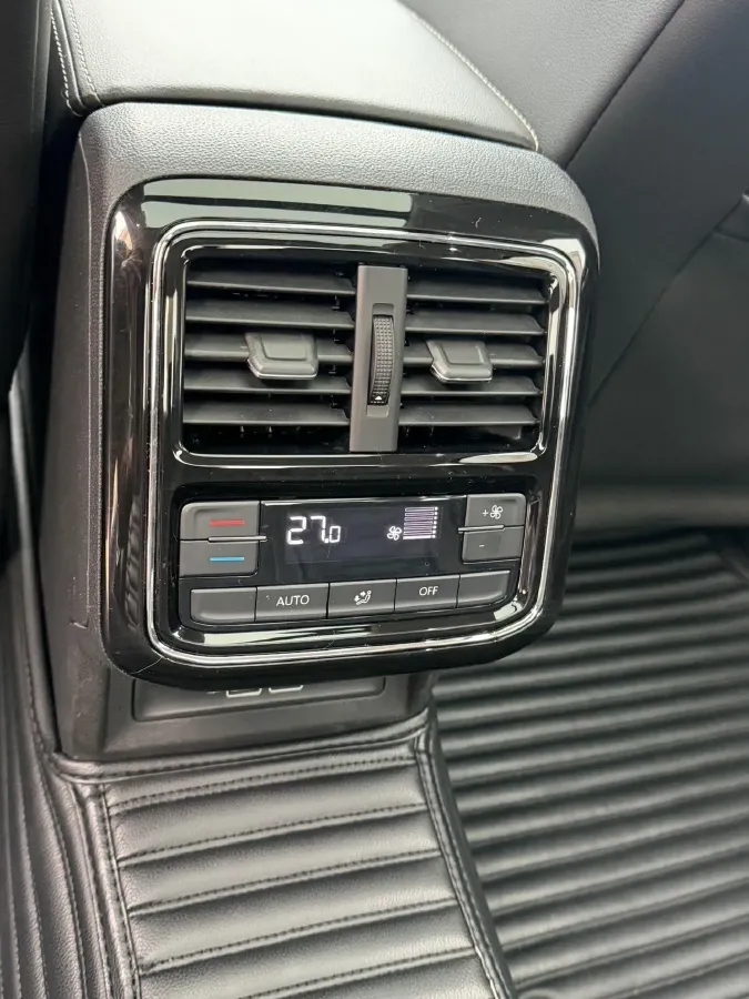 2019 Skoda Kodiak 2.0T 186HP L4 7DCT,autocango,china used car exporter,china ev exporter,chinese used car exporter,chinese used ev exporter