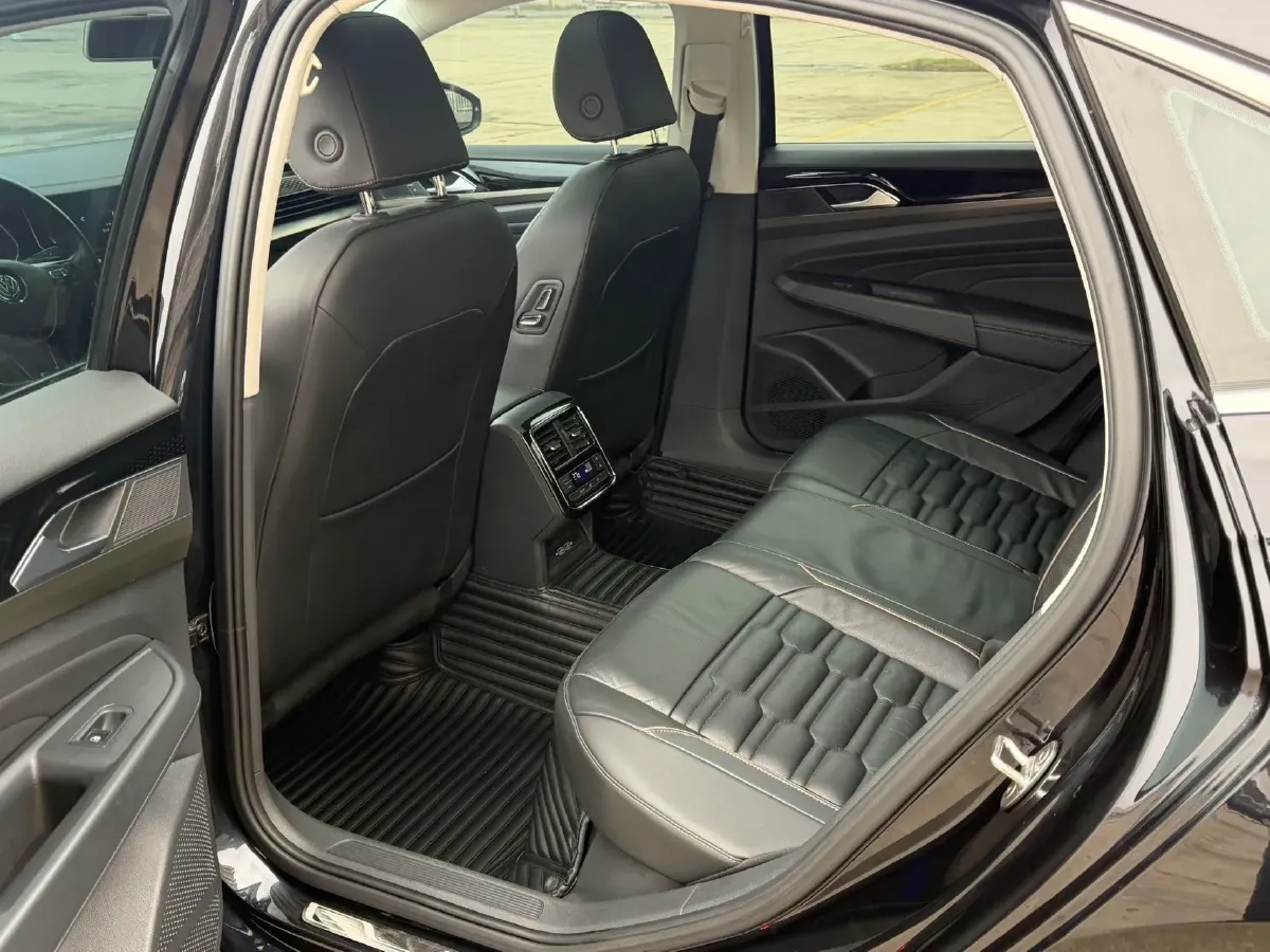 2019 Skoda Kodiak 2.0T 186HP L4 7DCT,autocango,china used car exporter,china ev exporter,chinese used car exporter,chinese used ev exporter