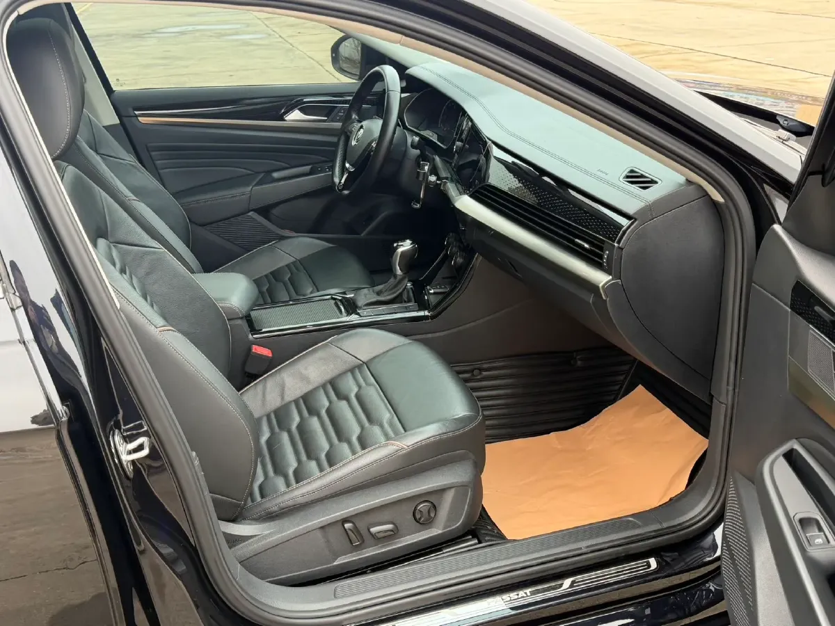 2019 Skoda Kodiak 2.0T 186HP L4 7DCT,autocango,china used car exporter,china ev exporter,chinese used car exporter,chinese used ev exporter