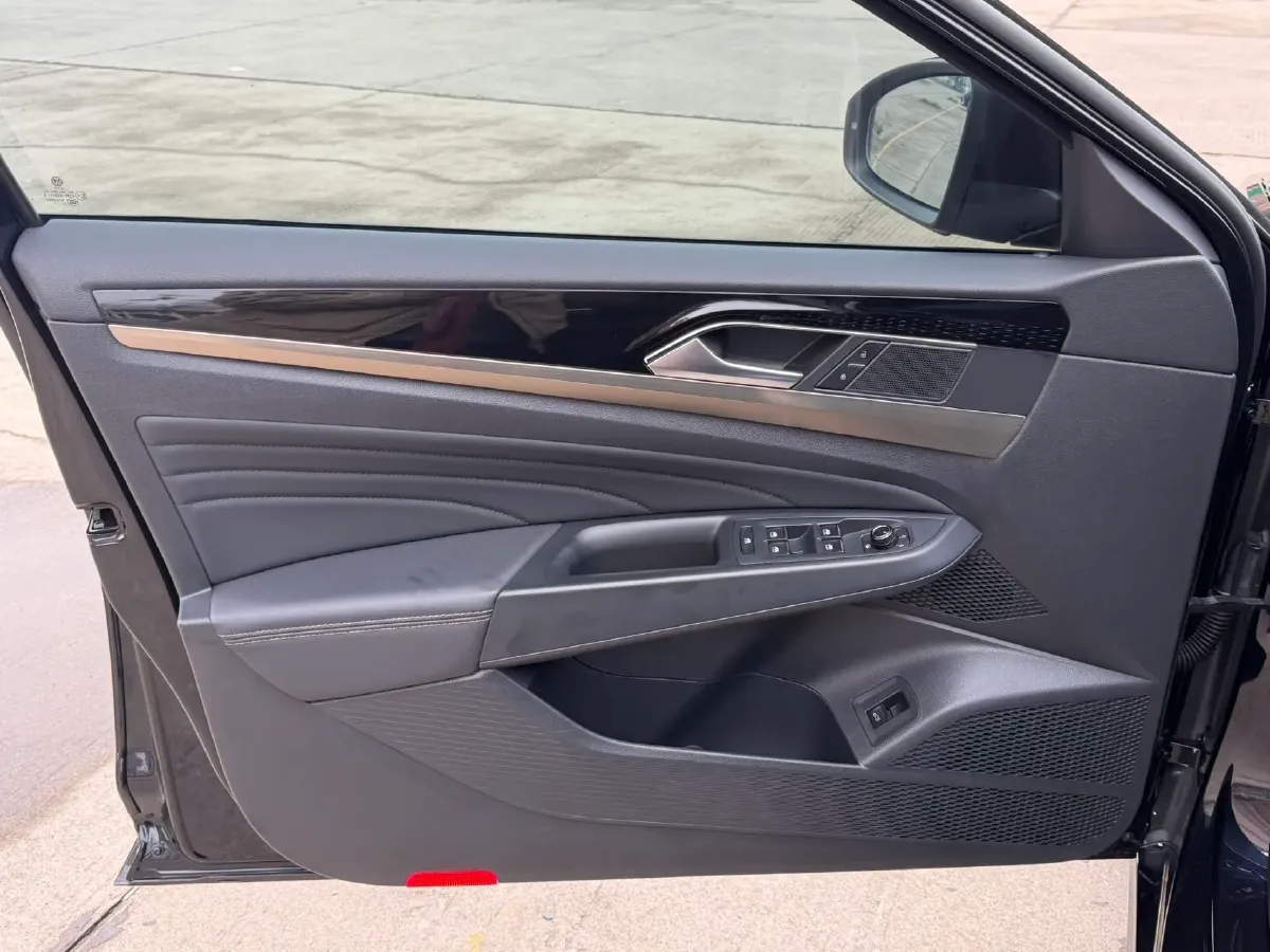 2019 Skoda Kodiak 2.0T 186HP L4 7DCT,autocango,china used car exporter,china ev exporter,chinese used car exporter,chinese used ev exporter