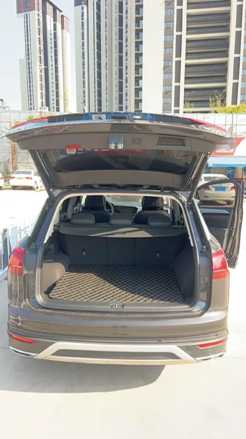 2019 Jeep Cherokee 2.0T 234HP L4 9AT,autocango,china used car exporter,china ev exporter,chinese used car exporter,chinese used ev exporter