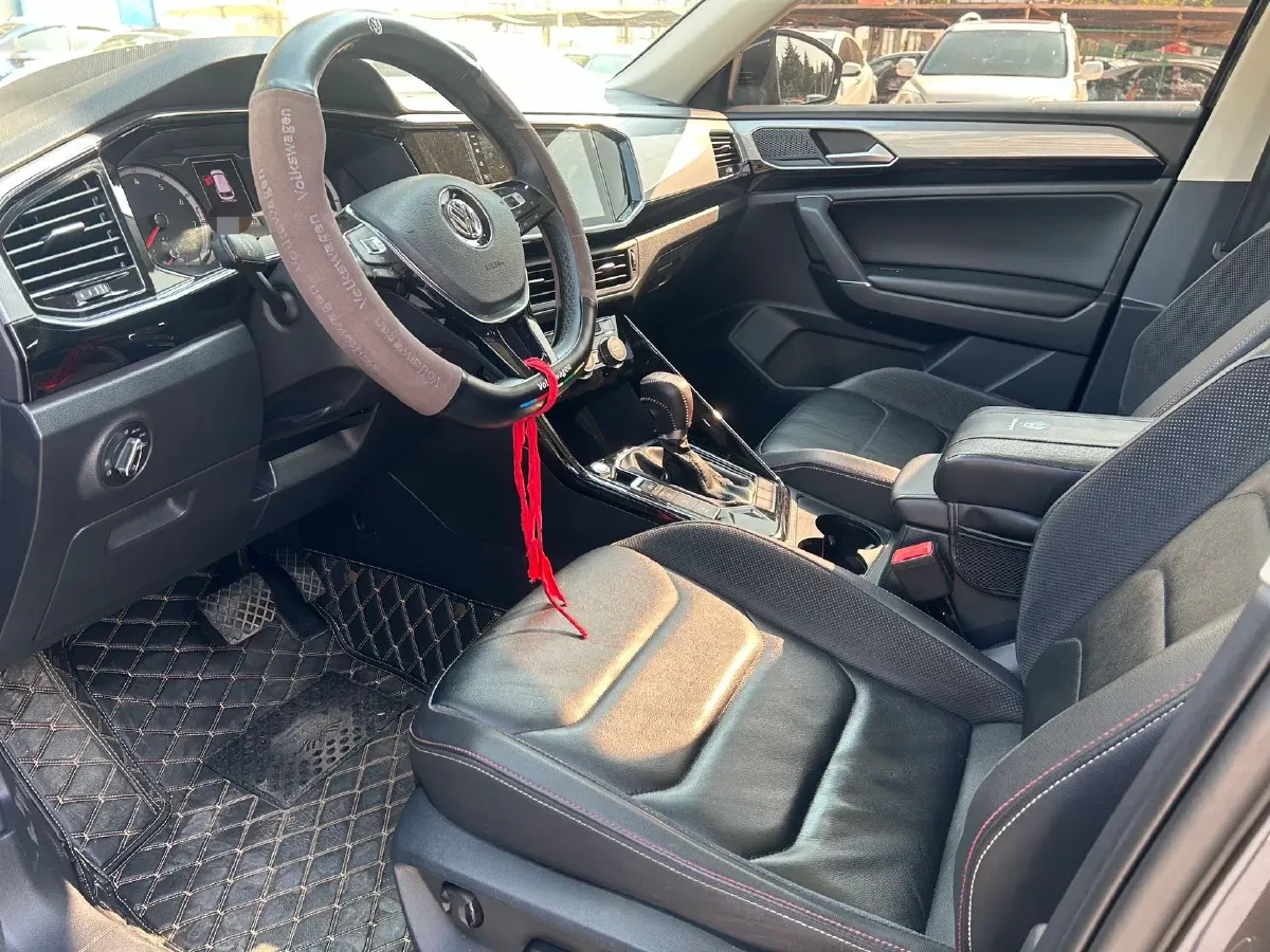 2019 Jeep Cherokee 2.0T 234HP L4 9AT,autocango,china used car exporter,china ev exporter,chinese used car exporter,chinese used ev exporter