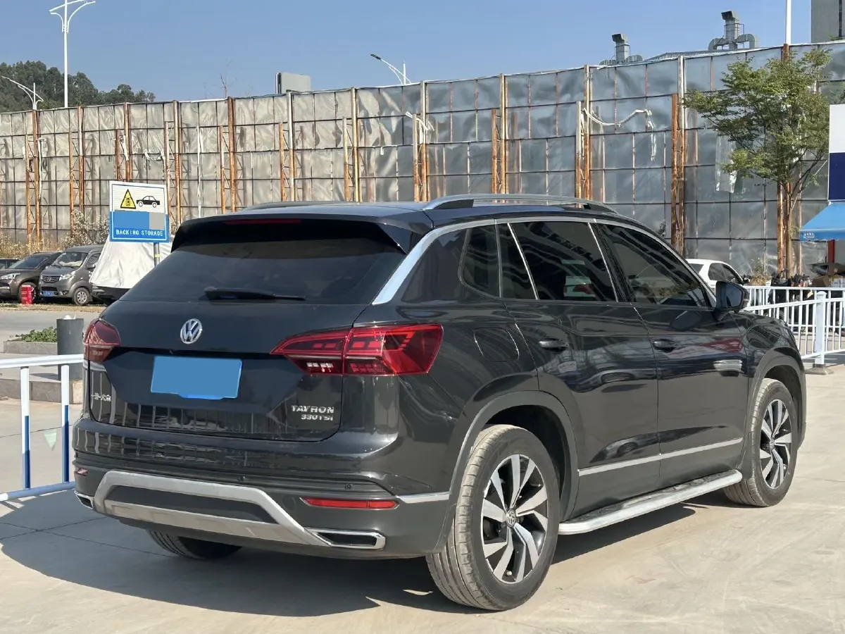 2019 Jeep Cherokee 2.0T 234HP L4 9AT,autocango,china used car exporter,china ev exporter,chinese used car exporter,chinese used ev exporter