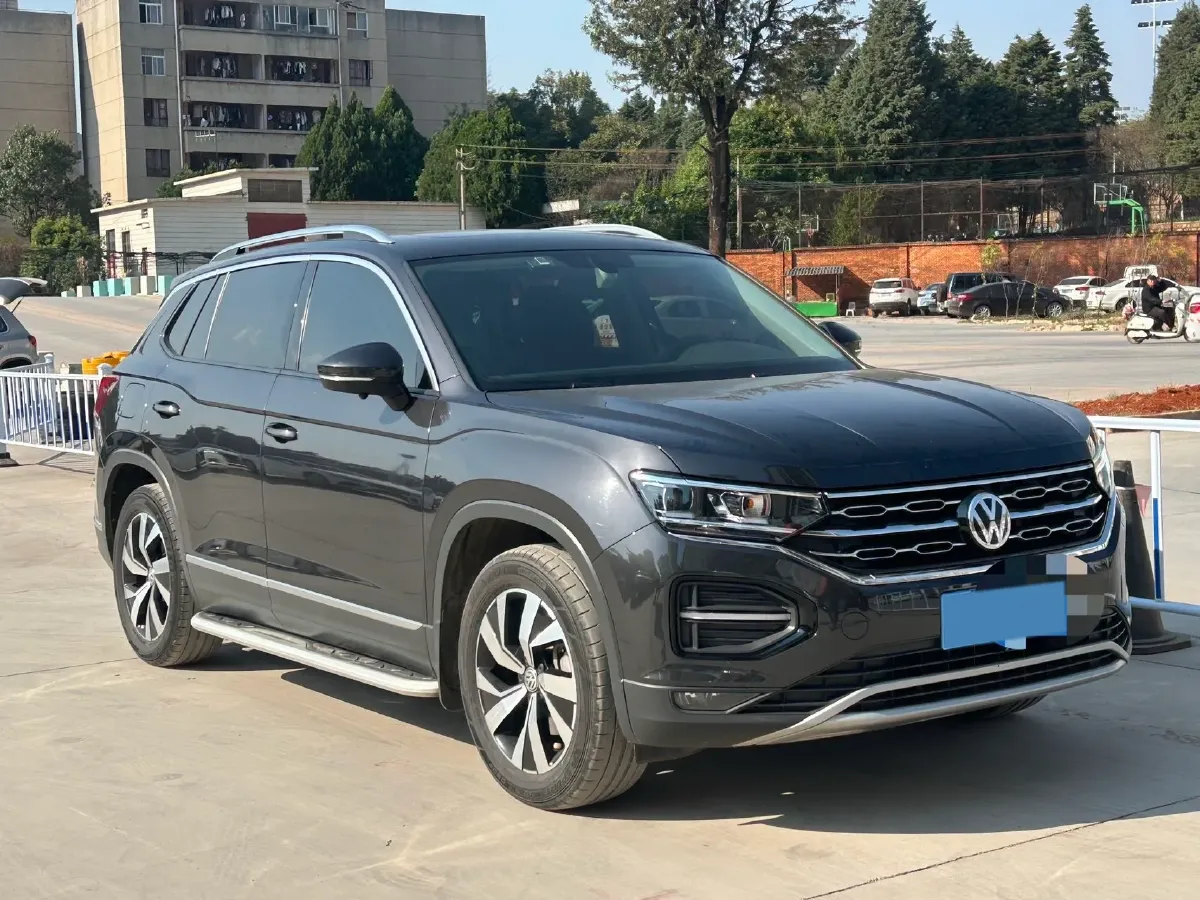 2019 Jeep Cherokee 2.0T 234HP L4 9AT,autocango,china used car exporter,china ev exporter,chinese used car exporter,chinese used ev exporter