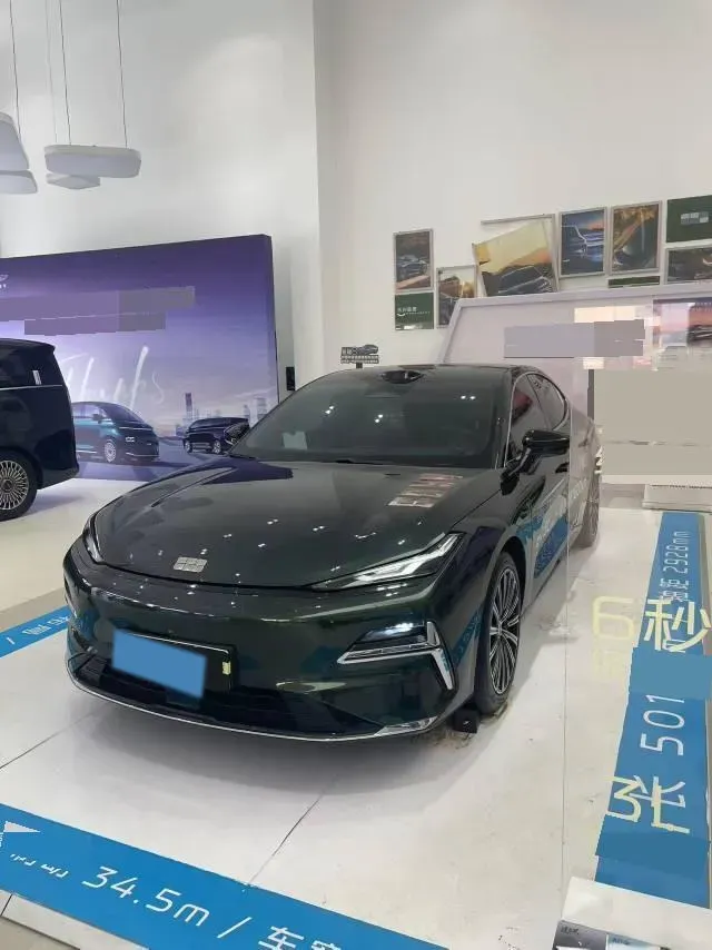 2025 Geely Galaxy Starshine 8 1.5T 163HP L4 3DHT PHEV 27.69KWH,autocango,china used car exporter,china ev exporter,chinese used car exporter,chinese used ev exporter
