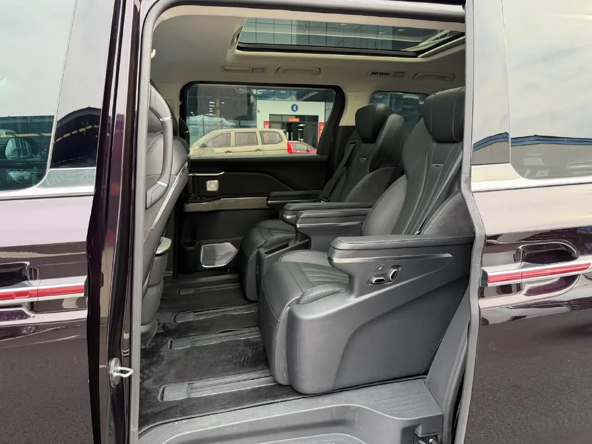 2023 HongQi HQ9 2.0T 252HP L4 8AT,autocango,china used car exporter,china ev exporter,chinese used car exporter,chinese used ev exporter