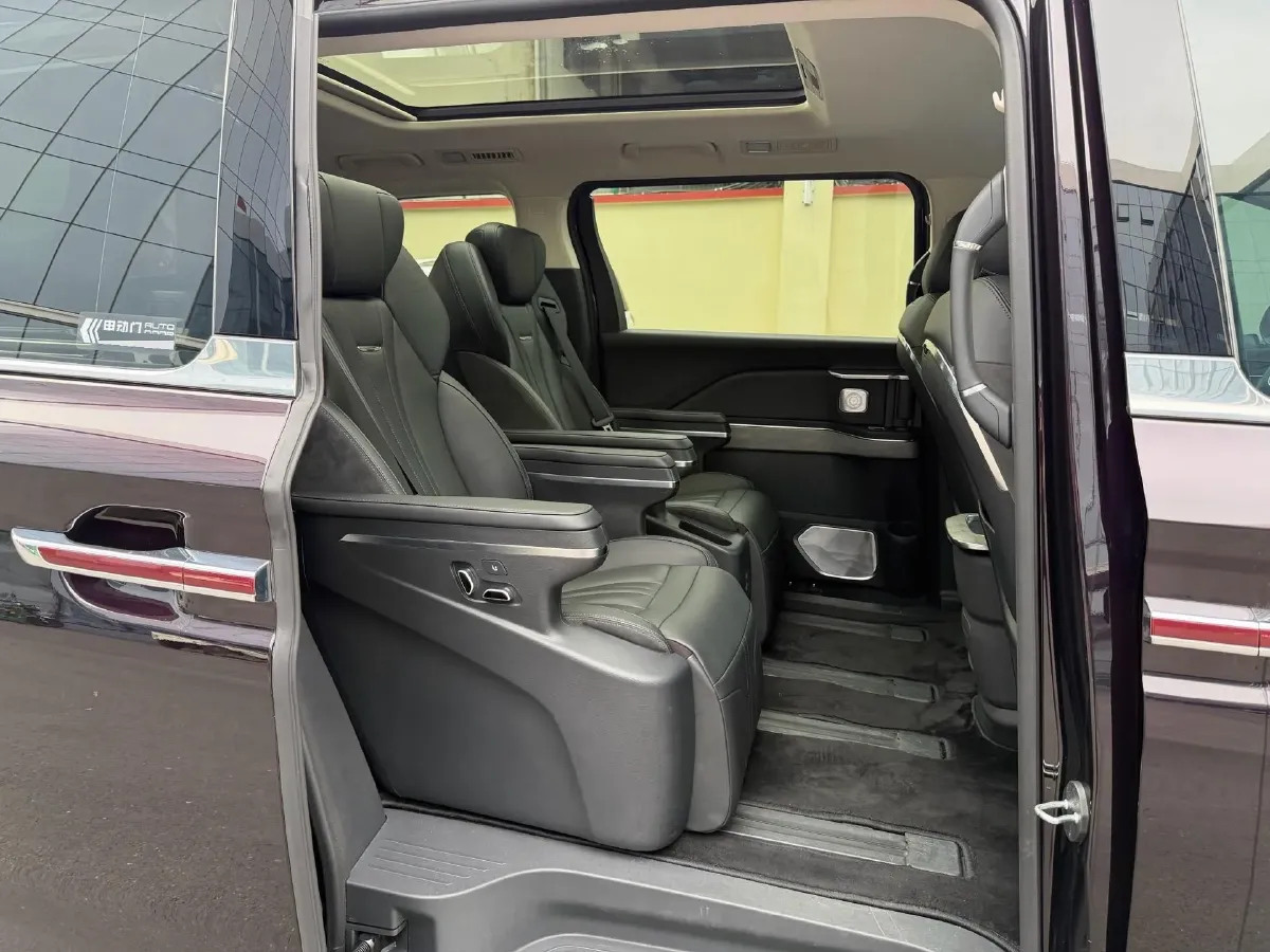 2023 HongQi HQ9 2.0T 252HP L4 8AT,autocango,china used car exporter,china ev exporter,chinese used car exporter,chinese used ev exporter