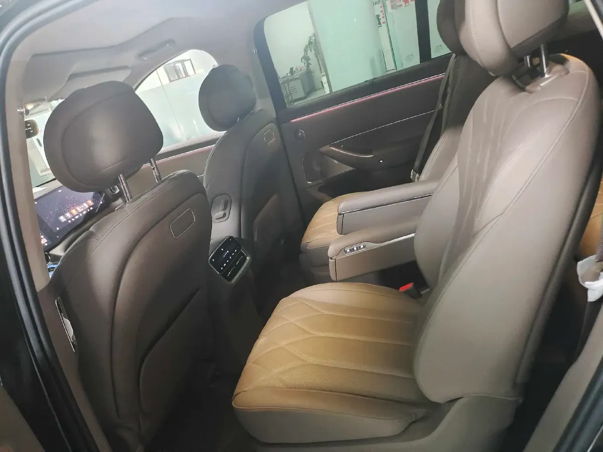 2025 AITO AITO M8 BEV,autocango,china used car exporter,china ev exporter,chinese used car exporter,chinese used ev exporter