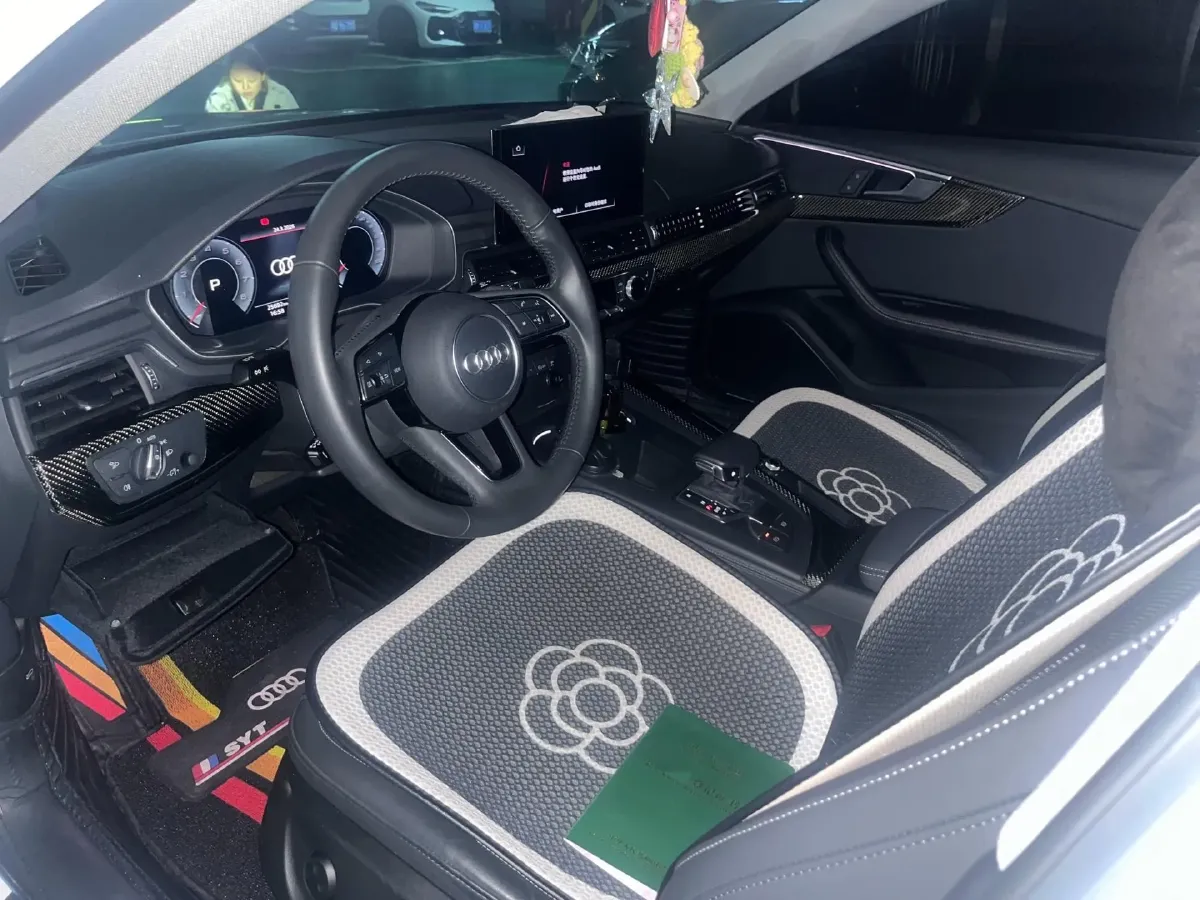 2020 Audi A4L 2.0T 190HP L4 7DCT,autocango,china used car exporter,china ev exporter,chinese used car exporter,chinese used ev exporter