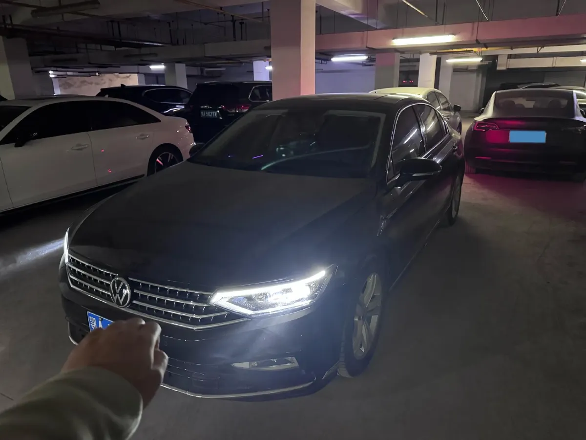 2024 Volkswagen Magotan 1.4T 150HP L4 7DCT,autocango,china used car exporter,china ev exporter,chinese used car exporter,chinese used ev exporter