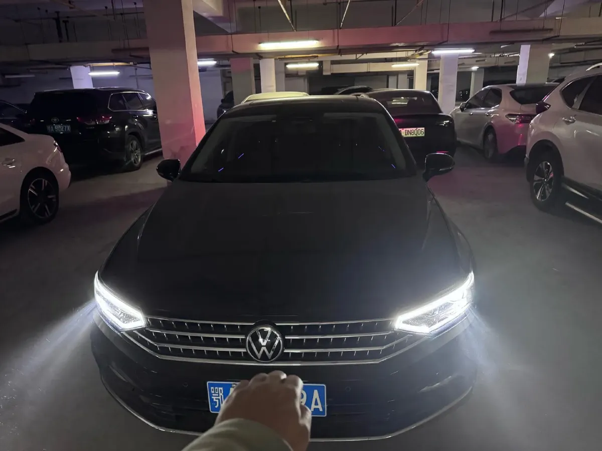 2024 Volkswagen Magotan 1.4T 150HP L4 7DCT,autocango,china used car exporter,china ev exporter,chinese used car exporter,chinese used ev exporter