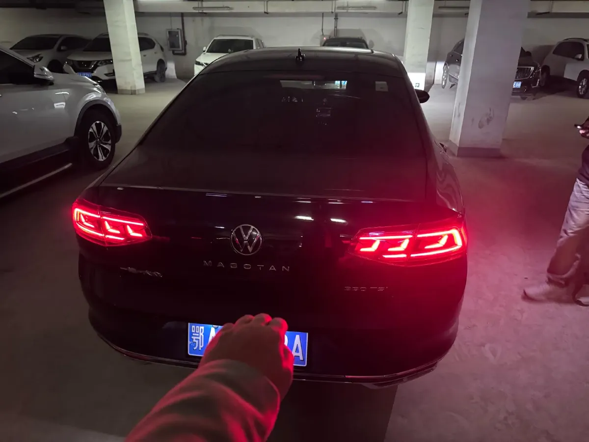 2024 Volkswagen Magotan 1.4T 150HP L4 7DCT,autocango,china used car exporter,china ev exporter,chinese used car exporter,chinese used ev exporter