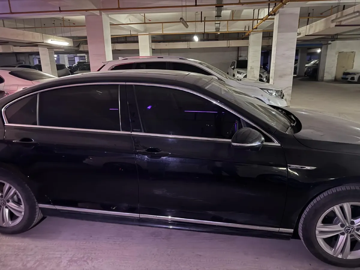 2024 Volkswagen Magotan 1.4T 150HP L4 7DCT,autocango,china used car exporter,china ev exporter,chinese used car exporter,chinese used ev exporter