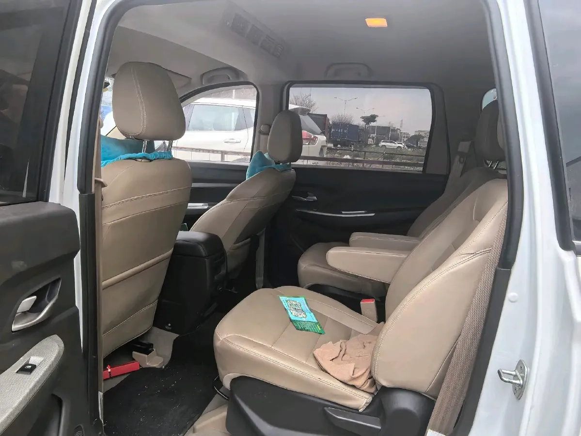 2018 WuLing HongGuang 1.5L 105HP L4 5MT,autocango,china used car exporter,china ev exporter,chinese used car exporter,chinese used ev exporter