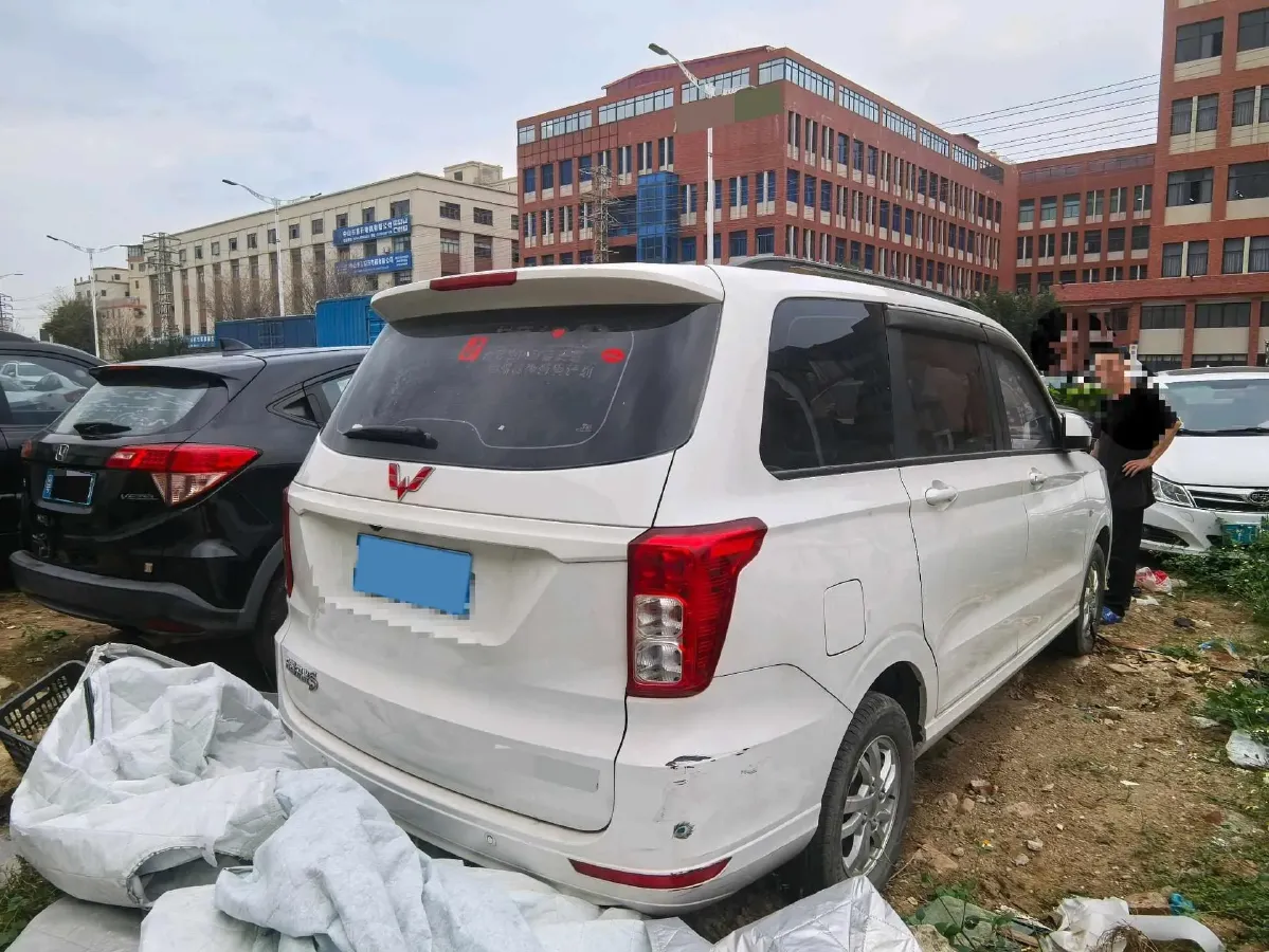 2018 WuLing HongGuang 1.5L 105HP L4 5MT,autocango,china used car exporter,china ev exporter,chinese used car exporter,chinese used ev exporter