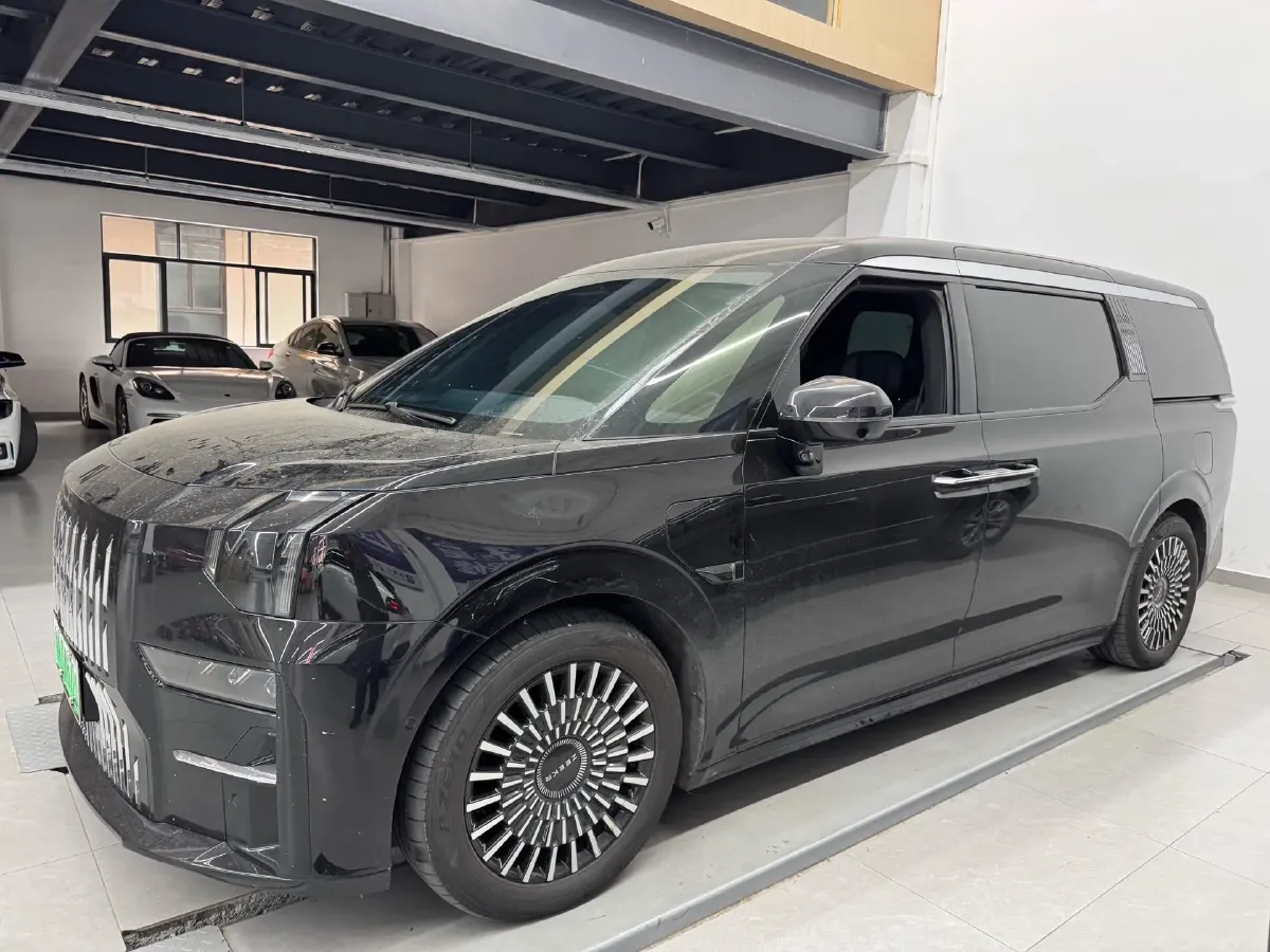 2022 Zeekr 009 BEV 116KWH,autocango,china used car exporter,china ev exporter,chinese used car exporter,chinese used ev exporter