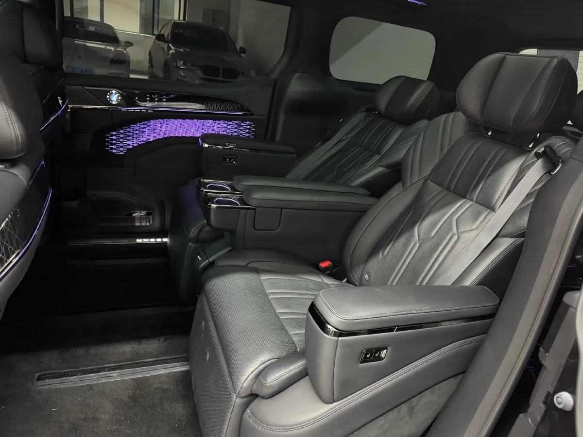 2022 Zeekr 009 BEV 116KWH,autocango,china used car exporter,china ev exporter,chinese used car exporter,chinese used ev exporter