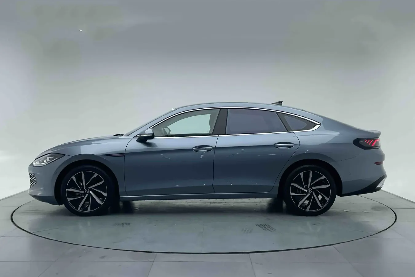 2022 Skoda Superb 2.0T 186HP L4 7DCT,autocango,china used car exporter,china ev exporter,chinese used car exporter,chinese used ev exporter