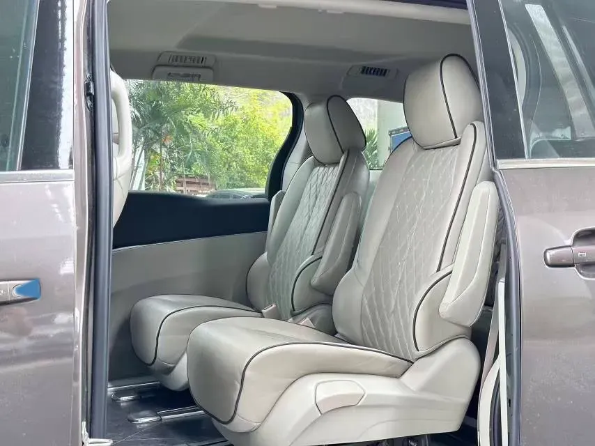 2022 Buick GL8 2.0T 237HP L4 9AT,autocango,china used car exporter,china ev exporter,chinese used car exporter,chinese used ev exporter