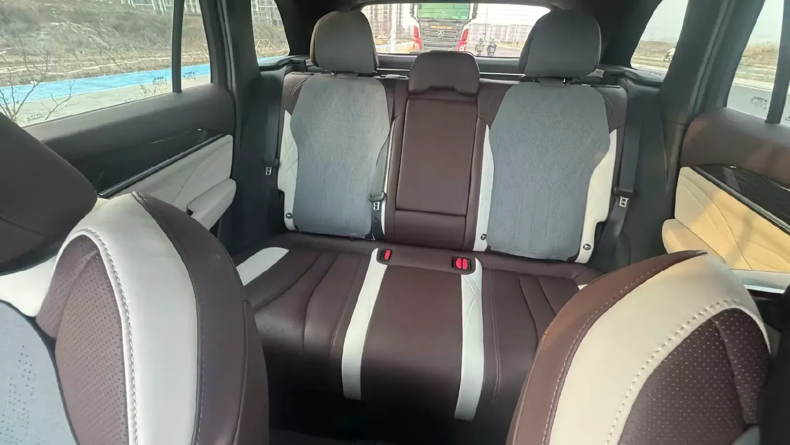 2021 Geely Monjaro 2.0T 218HP L4 7DCT,autocango,china used car exporter,china ev exporter,chinese used car exporter,chinese used ev exporter