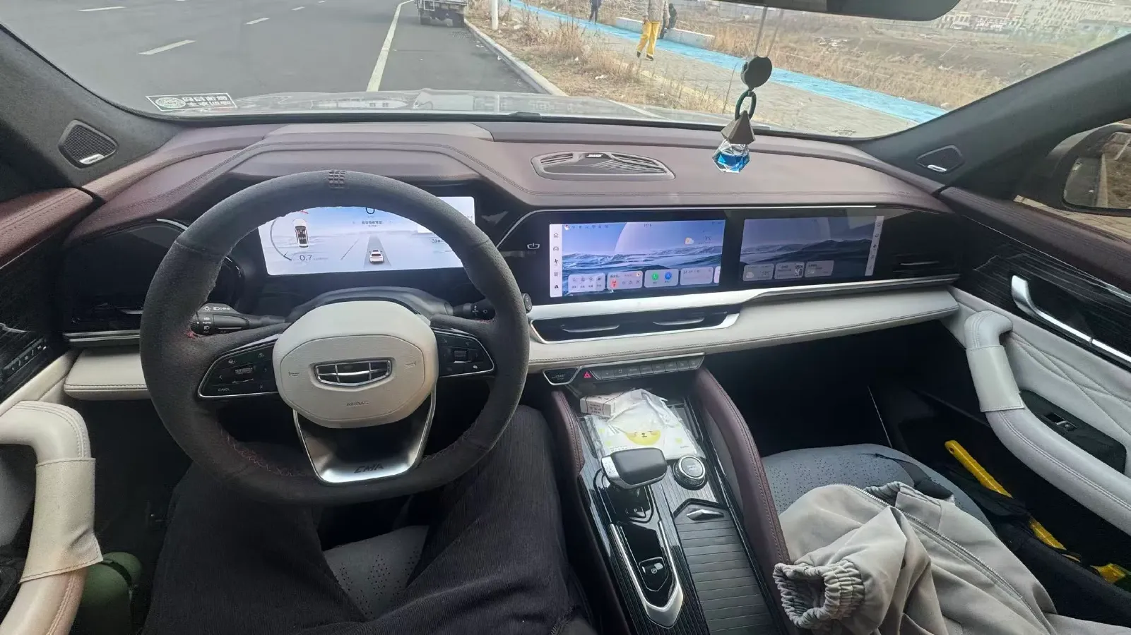 2021 Geely Monjaro 2.0T 218HP L4 7DCT,autocango,china used car exporter,china ev exporter,chinese used car exporter,chinese used ev exporter