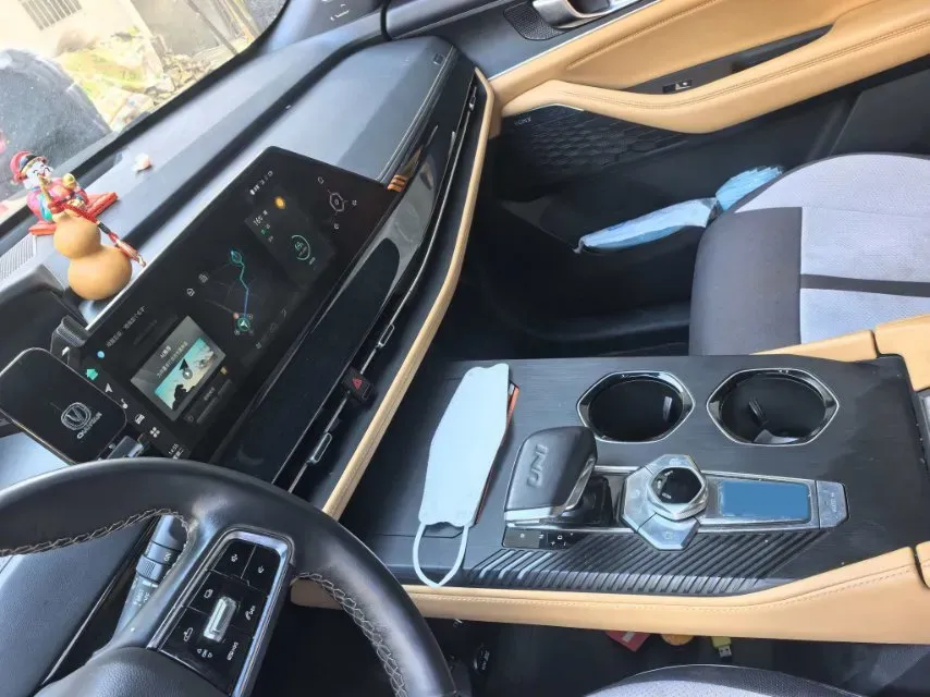 2021 ChangAn UNI-K 2.0T 233HP L4 8AT,autocango,china used car exporter,china ev exporter,chinese used car exporter,chinese used ev exporter