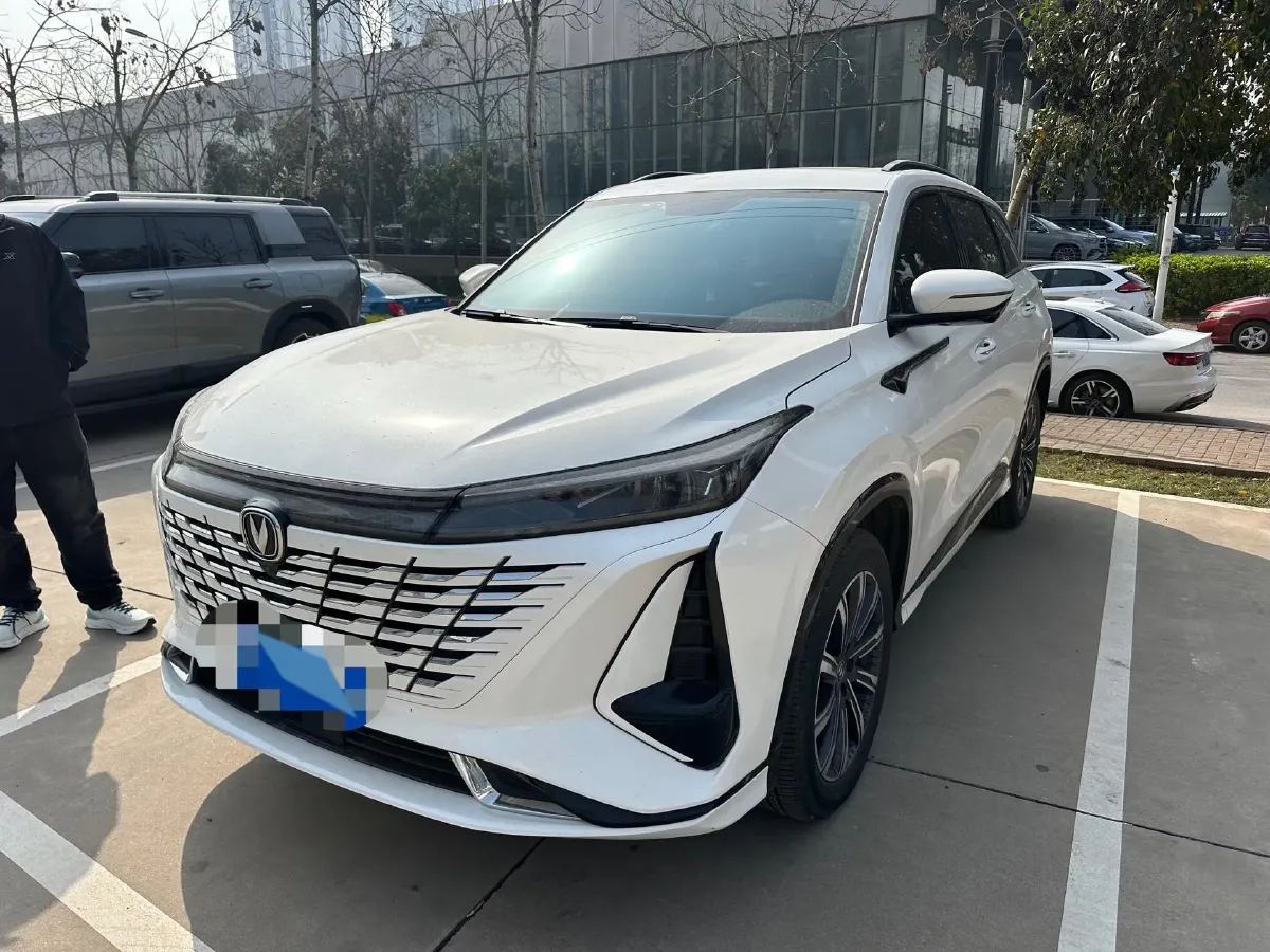 2023 ChangAn CS75 Plus 1.5T 188HP L4 8AT,autocango,china used car exporter,china ev exporter,chinese used car exporter,chinese used ev exporter