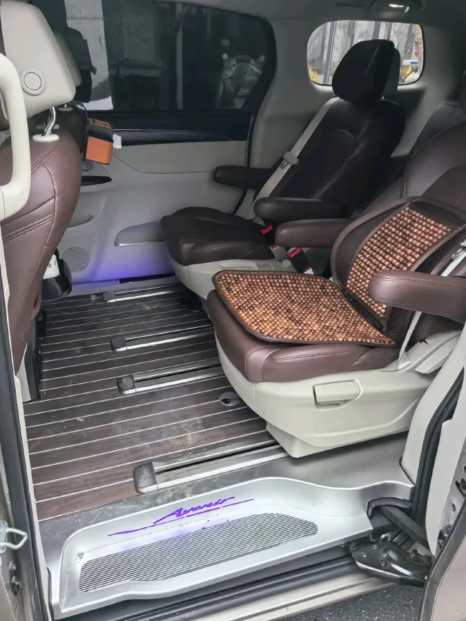 2023 Buick GL8 2.0T 237HP L4 9AT,autocango,china used car exporter,china ev exporter,chinese used car exporter,chinese used ev exporter