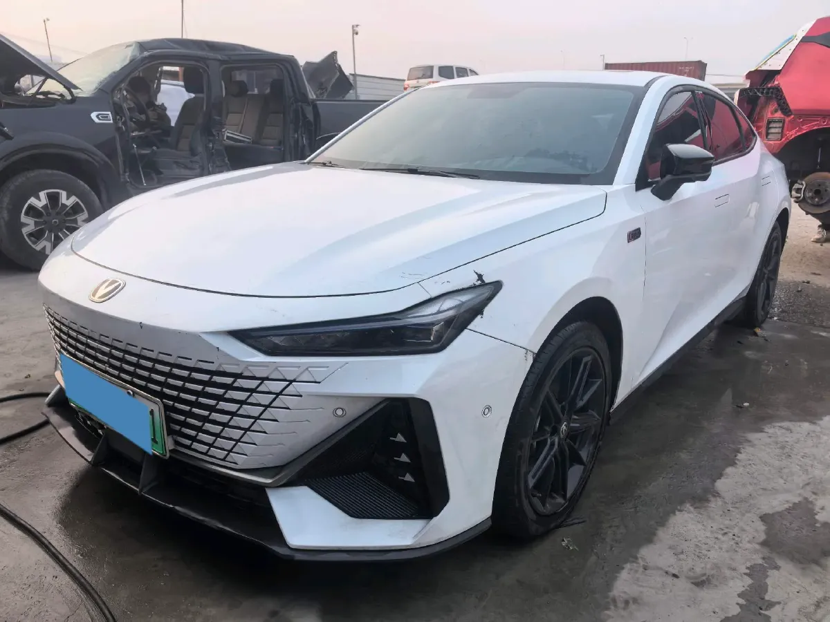 2023 ChangAn UNI-V iDD 1.5T 170HP L4 6TCT PHEV 18.4KWH,autocango,china used car exporter,china ev exporter,chinese used car exporter,chinese used ev exporter
