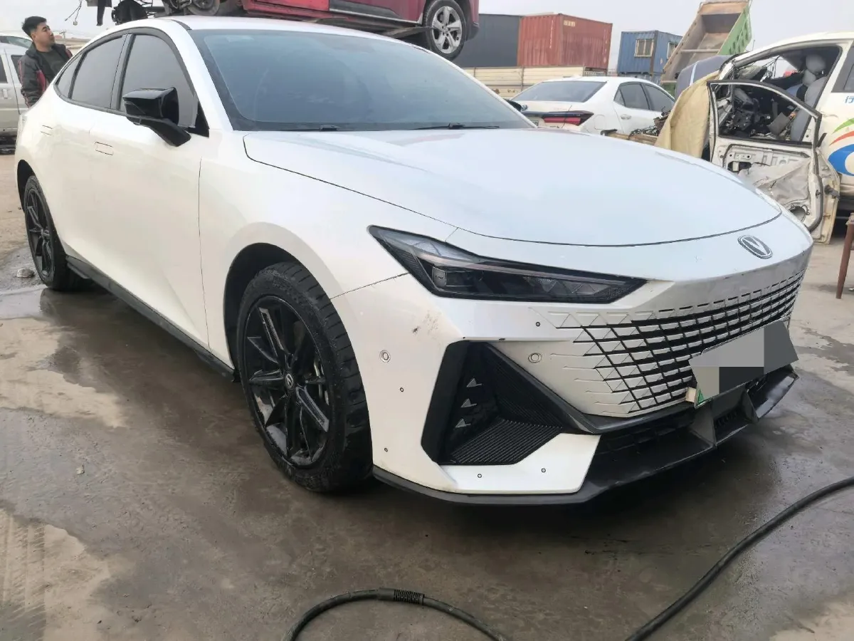 2023 ChangAn UNI-V iDD 1.5T 170HP L4 6TCT PHEV 18.4KWH,autocango,china used car exporter,china ev exporter,chinese used car exporter,chinese used ev exporter