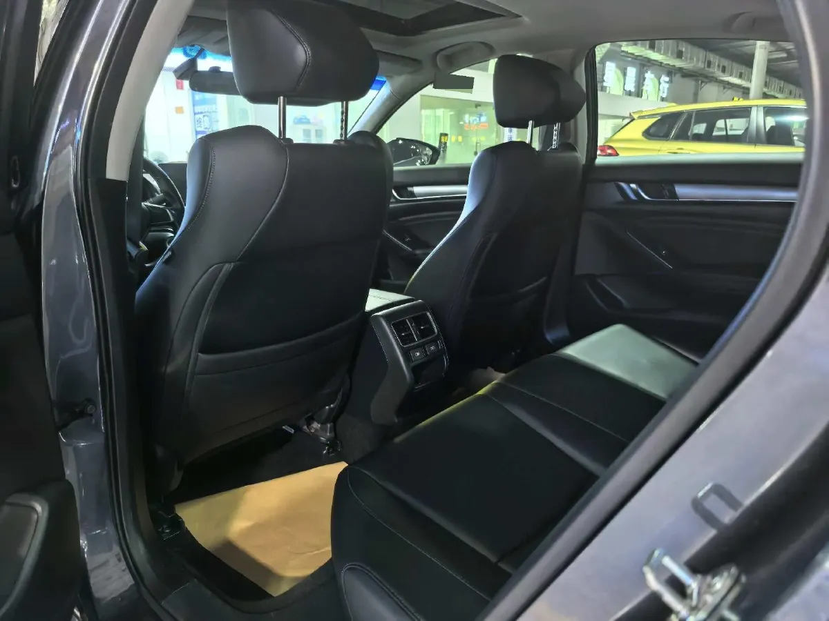 2022 Honda Accord 1.5T 194HP L4 CVT,autocango,china used car exporter,china ev exporter,chinese used car exporter,chinese used ev exporter