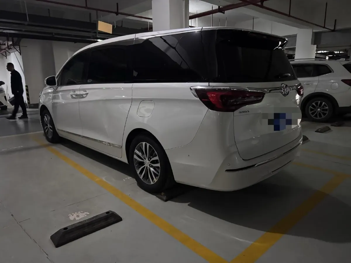 2021 Buick GL8 2.0T 237HP L4 9AT,autocango,china used car exporter,china ev exporter,chinese used car exporter,chinese used ev exporter