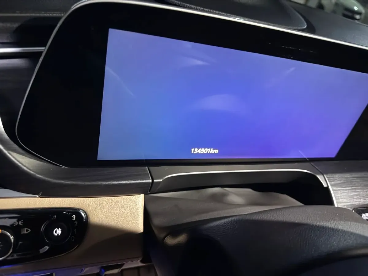 2021 Buick GL8 2.0T 237HP L4 9AT,autocango,china used car exporter,china ev exporter,chinese used car exporter,chinese used ev exporter