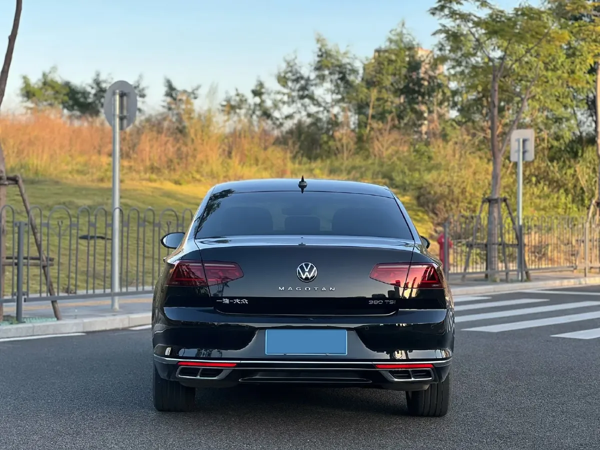 2023 Volkswagen Magotan 2.0T 220HP L4 7DCT,autocango,china used car exporter,china ev exporter,chinese used car exporter,chinese used ev exporter