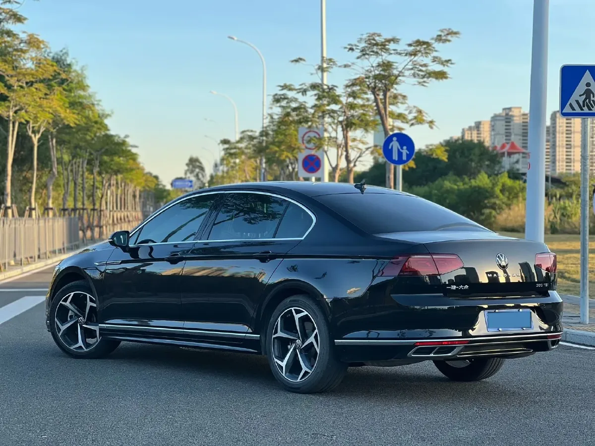 2023 Volkswagen Magotan 2.0T 220HP L4 7DCT,autocango,china used car exporter,china ev exporter,chinese used car exporter,chinese used ev exporter
